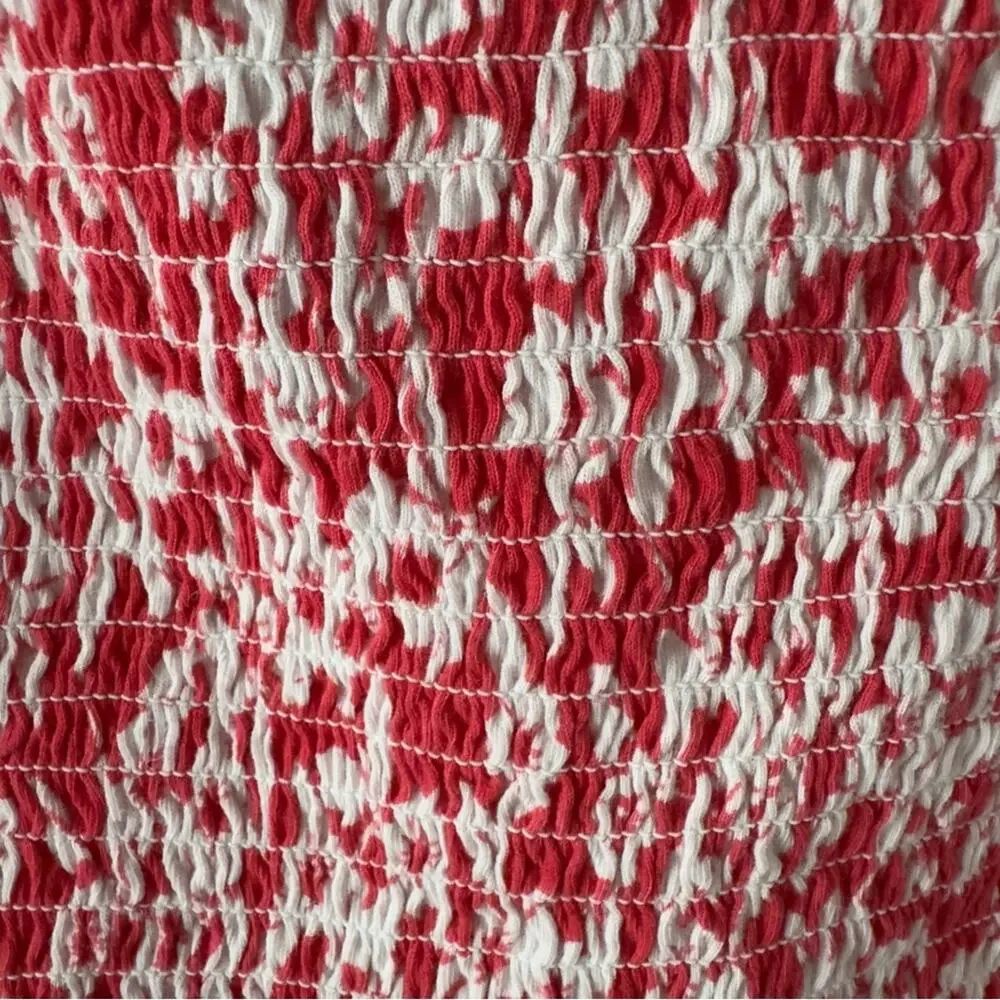 Anthropologie Red White Eyelet Puff Sleeve Smocked Cropped Top stretch floral L